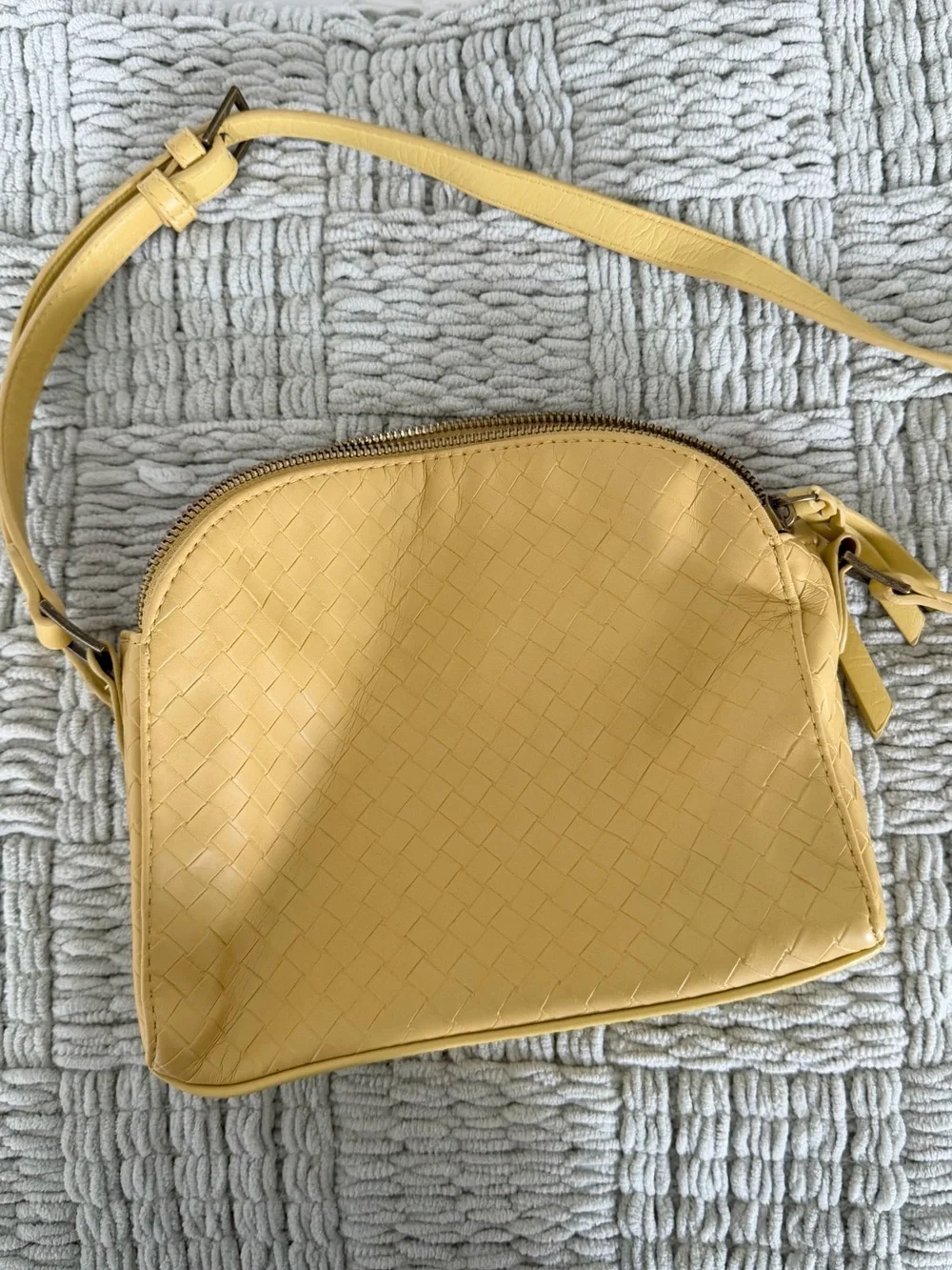 Universal Thread Yellow Woven Crossbody Bag - Women's Shoulder Purse - Picture 1 of 4